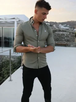 Trending*Blakely Clothing Merrick Fitted Stretch Shirt