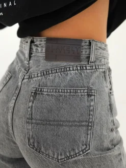 Jeans*Blakely Clothing Mom Jeans